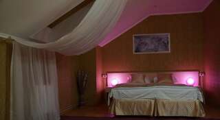 Гостевой дом Iris Inn Краснодар Номер-студио Делюкс с кроватью размера -10